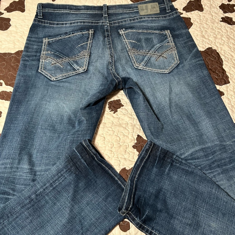 BKE Straight Blue Jeans with Distinctive Stitching and Fading
